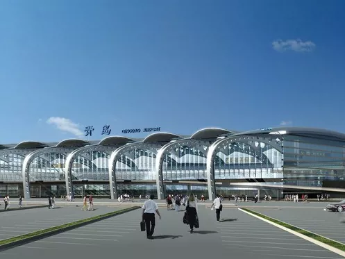 강철 프레임이 있는 공항 터미널